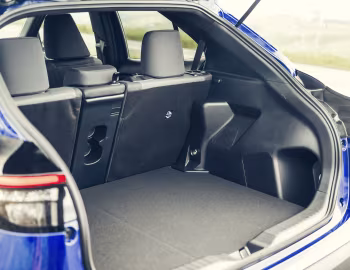 Ambos Toyota Yaris Cross HEV [UK-spec] '2024–pr.