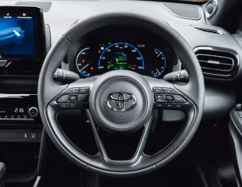Panel frontal Toyota Yaris Cross Hybrid Dynamic [UK-spec] '2021–pr.