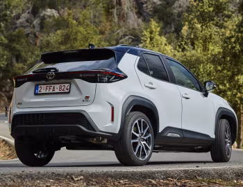 Toyota Yaris Cross HEV GR Sport [EU-spec] '2023–26