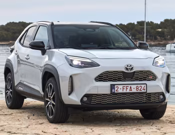 Toyota Yaris Cross HEV GR Sport [EU-spec] '2023–26