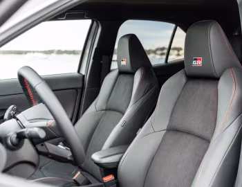 Interior Toyota Yaris Cross HEV GR Sport [EU-spec] '2023–26