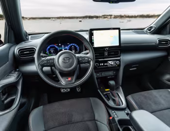Panel frontal Toyota Yaris Cross HEV GR Sport [EU-spec] '2023–26
