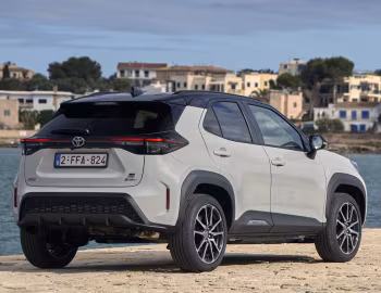 Toyota Yaris Cross HEV GR Sport [EU-spec] '2023–26