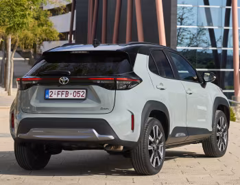 Toyota Yaris Cross HEV "Premiere Edition" [EU-spec] '2023–pr.