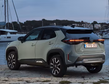 Toyota Yaris Cross HEV "Premiere Edition" [EU-spec] '2023–pr.