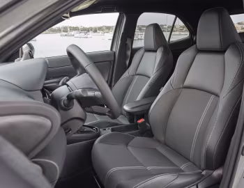 Interior Toyota Yaris Cross HEV "Premiere Edition" [EU-spec] '2023–pr.