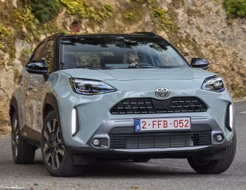 Toyota Yaris Cross HEV "Premiere Edition" [EU-spec] '2023–pr.