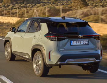 Toyota Yaris Cross HEV "Premiere Edition" [EU-spec] '2023–pr.