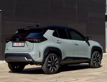 Toyota Yaris Cross HEV "Premiere Edition" [EU-spec] '2023–pr.