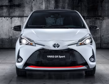 Toyota Yaris Hybrid GR Sport [EU-spec] '2018–20