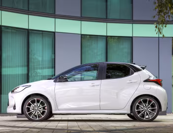 Toyota Yaris Hybrid GR Sport [UK-spec] '2022–24