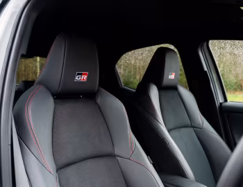 Intérieur Toyota Yaris GR Sport Hybrid [UK-spec] '2024–pr.