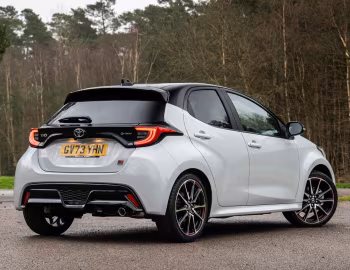 Toyota Yaris GR Sport Hybrid [UK-spec] '2024–pr.