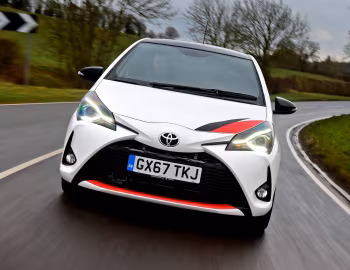Toyota Yaris GRMN [UK-spec] '2017–20