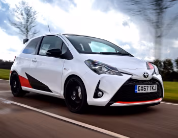 Toyota Yaris GRMN [UK-spec] '2017–20