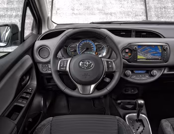Panel frontal Toyota Yaris Hybrid [Worldwide] '2014–17