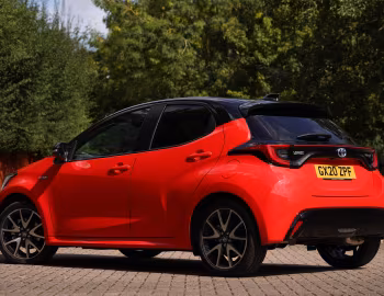 Toyota Yaris Hybrid [UK-spec] '2020–pr.
