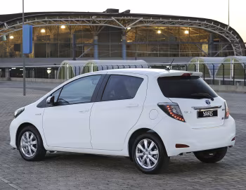Toyota Yaris Hybrid [South Africa] (XP130) '2012–14
