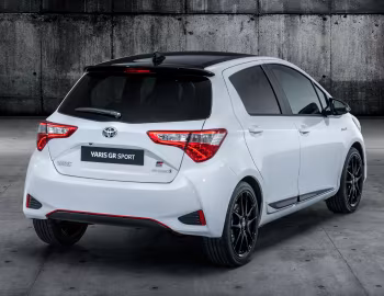 Toyota Yaris Hybrid GR Sport [EU-spec] '2018–20