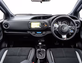 Panel frontal Toyota Yaris Hybrid GR Sport [UK-spec] '2019–20