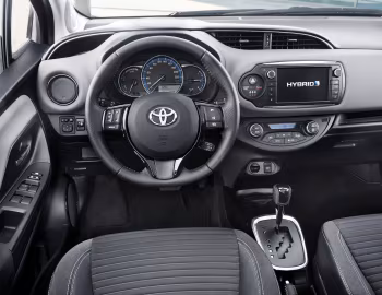 Panel frontal Toyota Yaris Hybrid Style [Worldwide] '2015–17