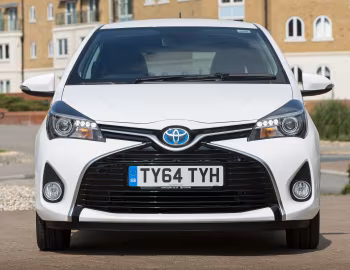 Toyota Yaris Hybrid [UK-spec] '2014–17