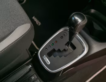 Interior Toyota Yaris Hybrid "Y20" [EU-spec] '2018