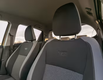 Interior Toyota Yaris Hybrid "Y20" [EU-spec] '2018