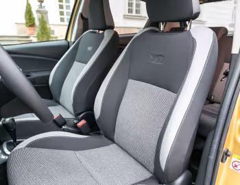 Interior Toyota Yaris Hybrid "Y20" [EU-spec] '2018