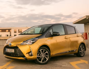 Toyota Yaris Hybrid "Y20" [EU-spec] '2018