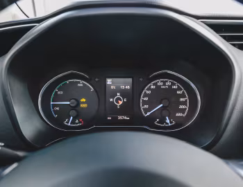 Torpedo Toyota Yaris Hybrid "Y20" [EU-spec] '2018
