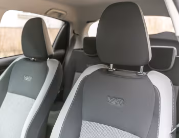 Interior Toyota Yaris Hybrid "Y20" [EU-spec] '2018