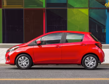 2015–17 Toyota Yaris LE 5-door [North America] '2014–17