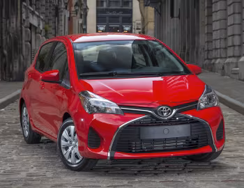 2015–17 Toyota Yaris LE 5-door [North America] '2014–17