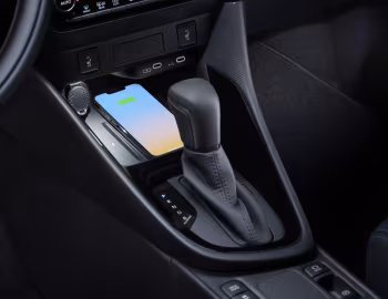 Interior Toyota Yaris "Premier Edition" Hybrid [EU-spec] (XP210) '2023–pr.