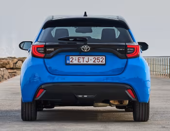 Toyota Yaris "Premier Edition" Hybrid [EU-spec] (XP210) '2023–pr.