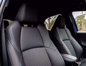 Intérieur Toyota Yaris "Premiere Edition" Hybrid [UK-spec] (XP210) '2024–pr.