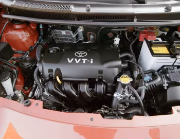 Bajo el capó 2009 Toyota Yaris RS 5-door Liftback [North America] (XP90) '2008–09