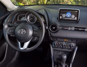 Panel frontal 2016–18 Toyota Yaris Sedan [Canada] '2015–18
