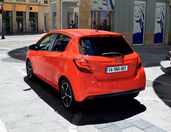 Toyota Yaris Style 5-door [Worldwide] '2014–17
