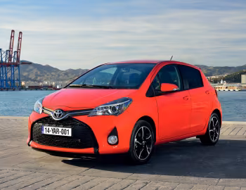 Toyota Yaris Style 5-door [Worldwide] '2014–17