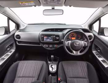 Panel frontal Toyota Yaris SX [Australia] '2014–17