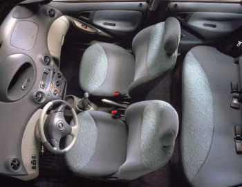 Interior Toyota Yaris T-Sport '2001–03