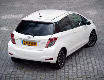 Toyota Yaris Trend 3-door [UK-spec] (XP130) '2012