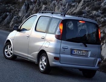 Toyota Yaris Verso [Worldwide] '2003–06