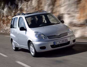 Toyota Yaris Verso [Worldwide] '2003–06