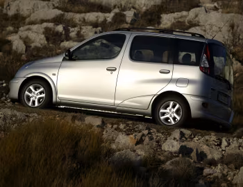 Toyota Yaris Verso [Worldwide] '2003–06