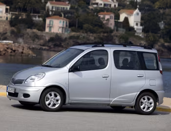 Toyota Yaris Verso [Worldwide] '2003–06
