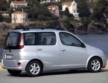 Toyota Yaris Verso [Worldwide] '2003–06