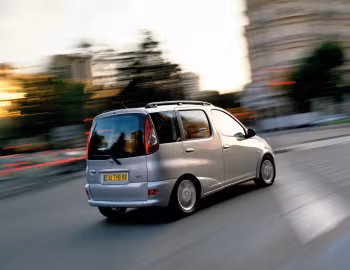 Toyota Yaris Verso [Worldwide] '2003–06